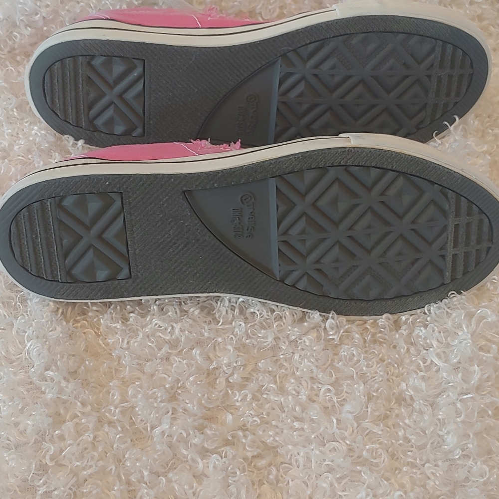 Pink Converse Sneakers Kids or Woman - Picture 2 of 5